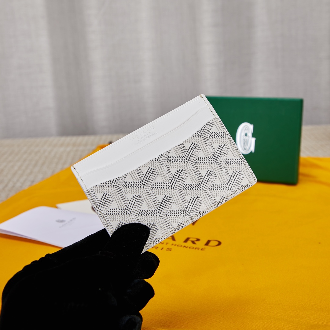 White goyard Saint-Sulpice Card Wallet compact for organising cards and papers or folded notes