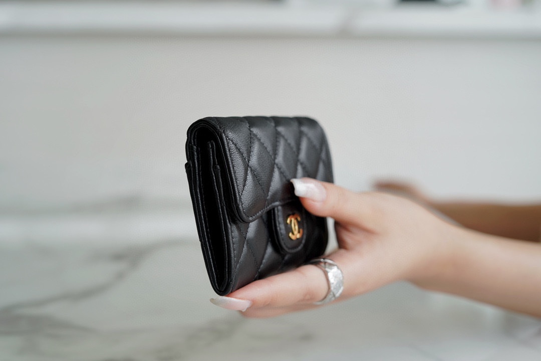 Chanel ClasicFlap classic card holder (upgraded version) lambskin black gold