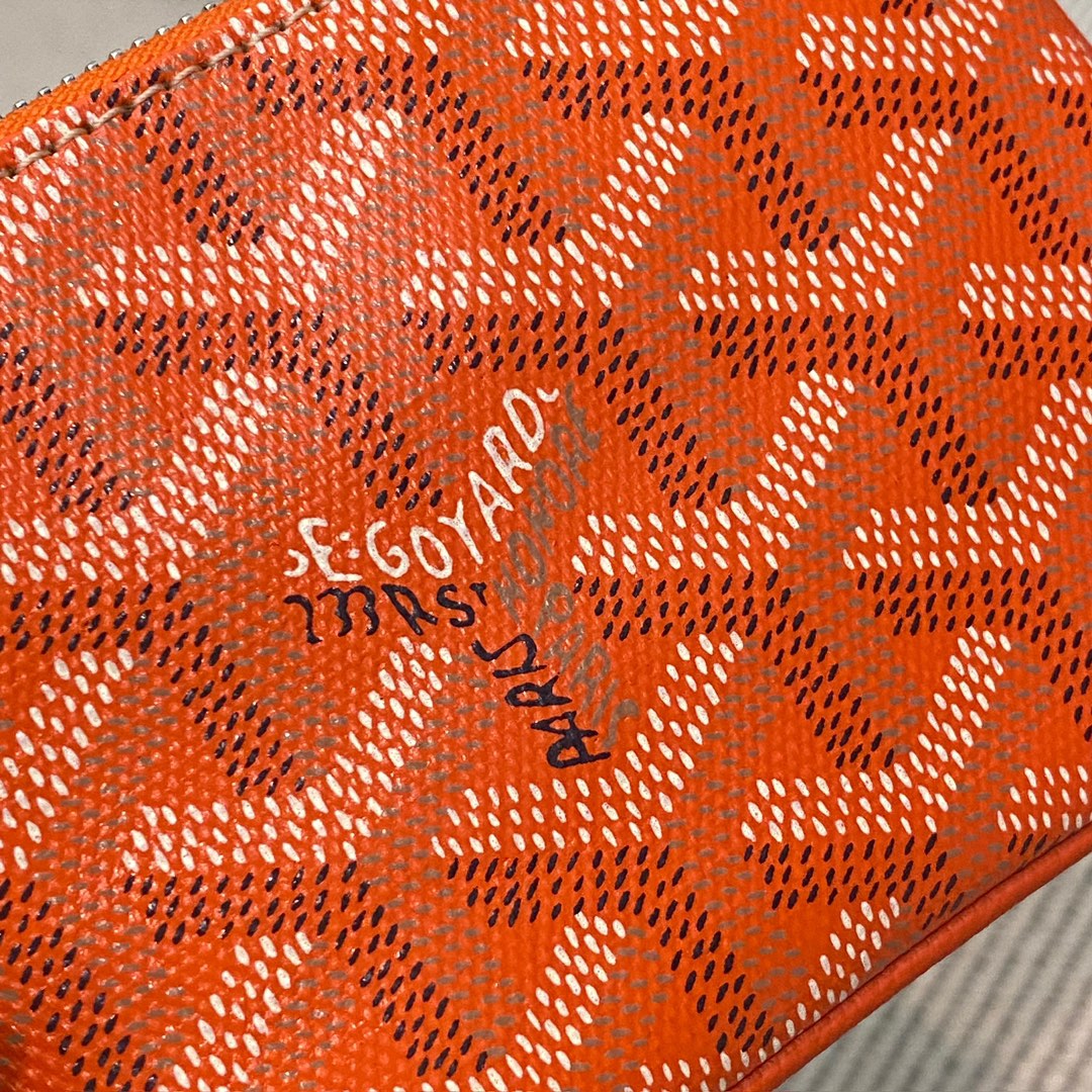 Orange Goyard Senat Nano Key Pouch inner D-ring and zip closing system
