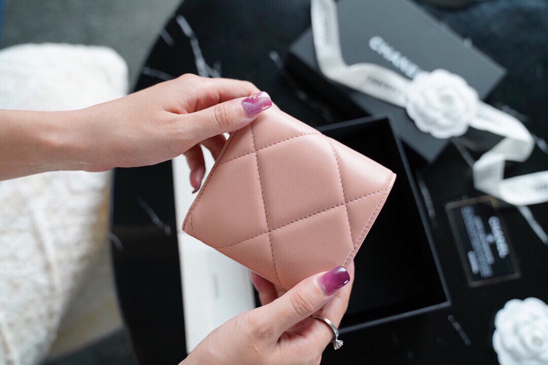 Chanel into the temptation of chanel19 short clip girl powder bad is the feeling of heart