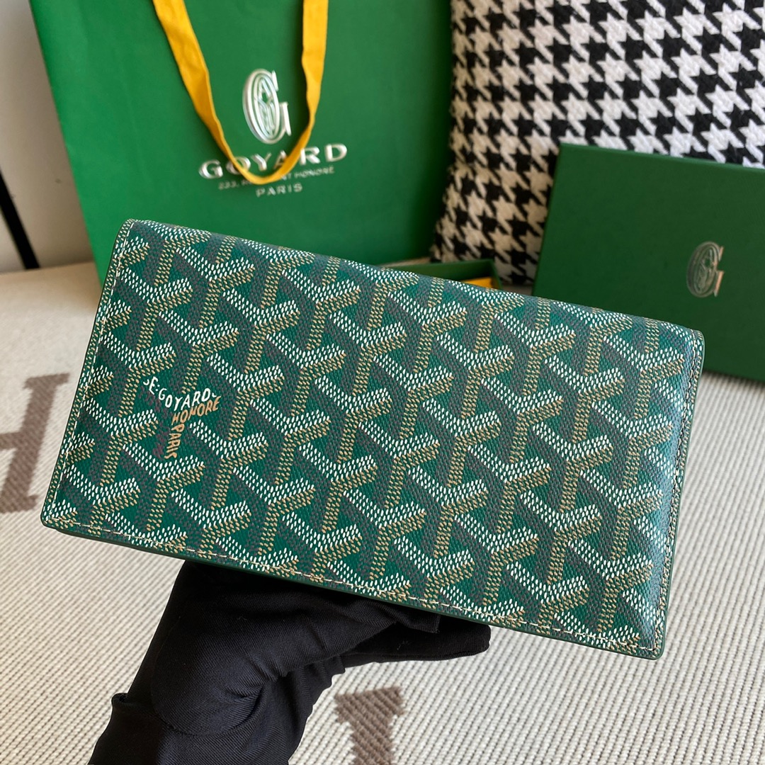 green goyard Richelieu Wallet a long wallet that fastens with a snap fastener
