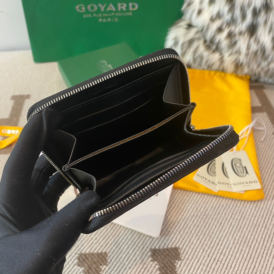 Black Goyard Matignon PM Wallet is a compact shape and closes securely with a zip