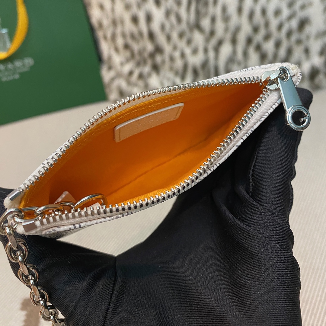 White Goyard Senat Nano Key Pouch inner D-ring and zip closing system