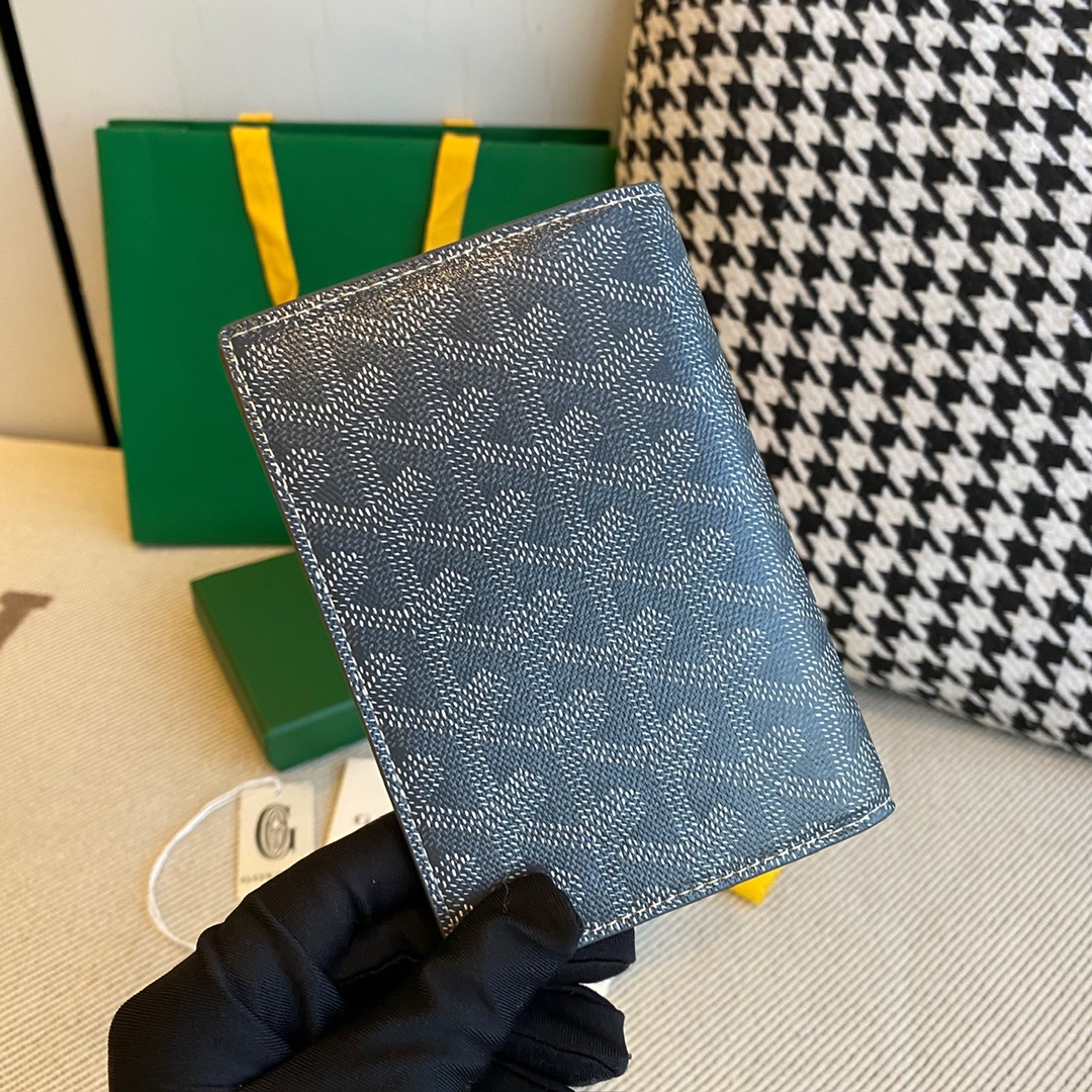 Grey goyard Grenelle Passport Cover is ideal for travelling