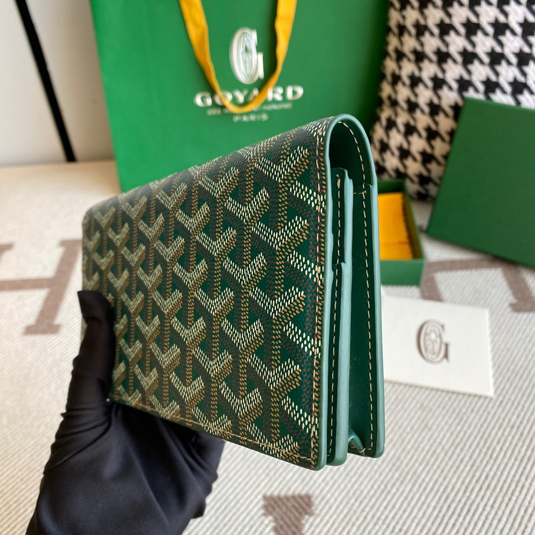green goyard Richelieu Wallet a long wallet that fastens with a snap fastener