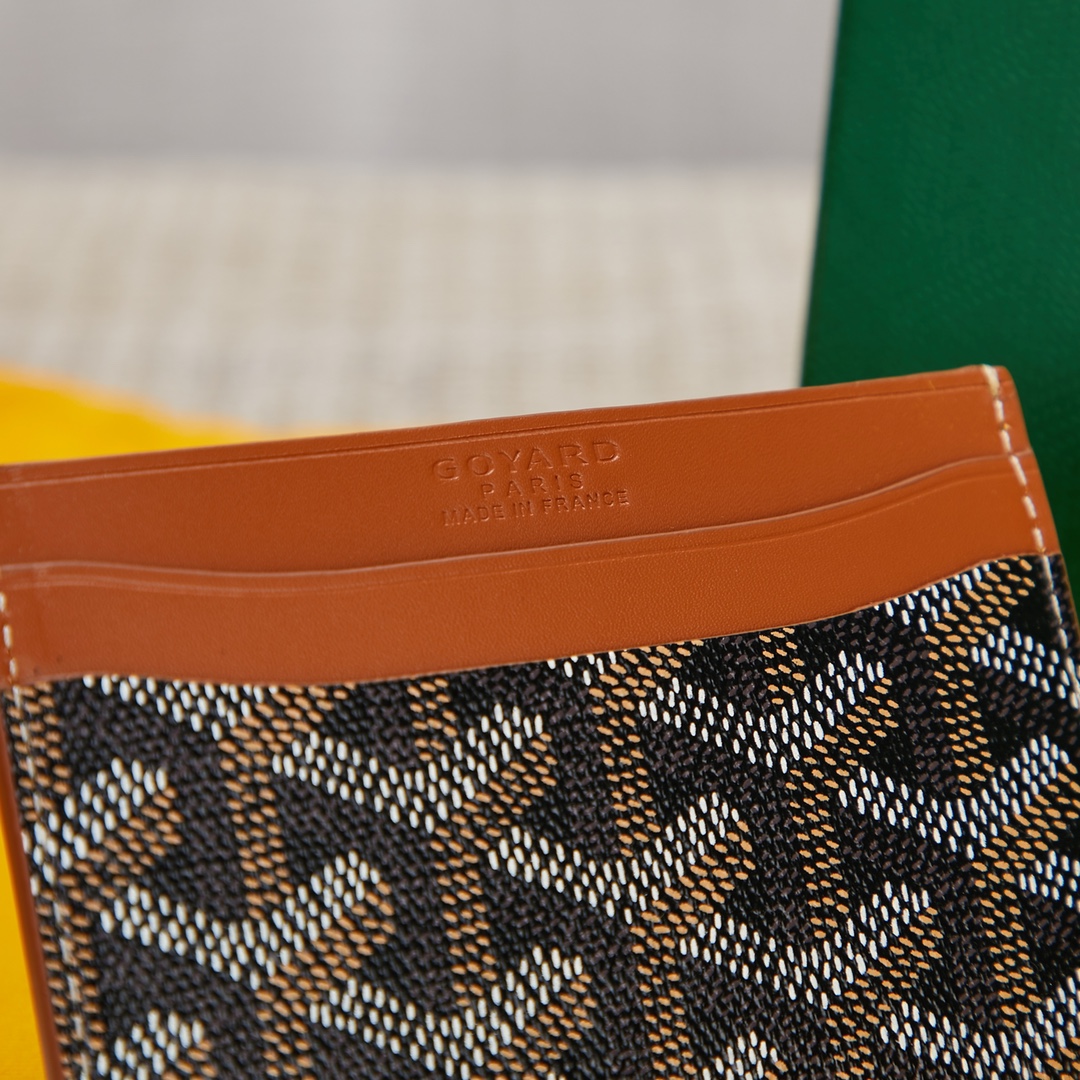 Black and Tan goyard Saint-Sulpice Card Wallet compact for organising cards and papers