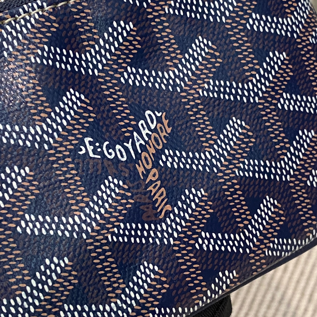 Navy Goyard Senat Nano Key Pouch inner D-ring and zip closing system