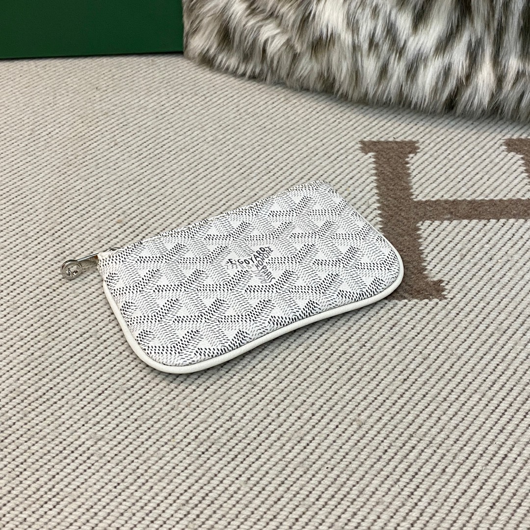 White Goyard Senat Nano Key Pouch inner D-ring and zip closing system