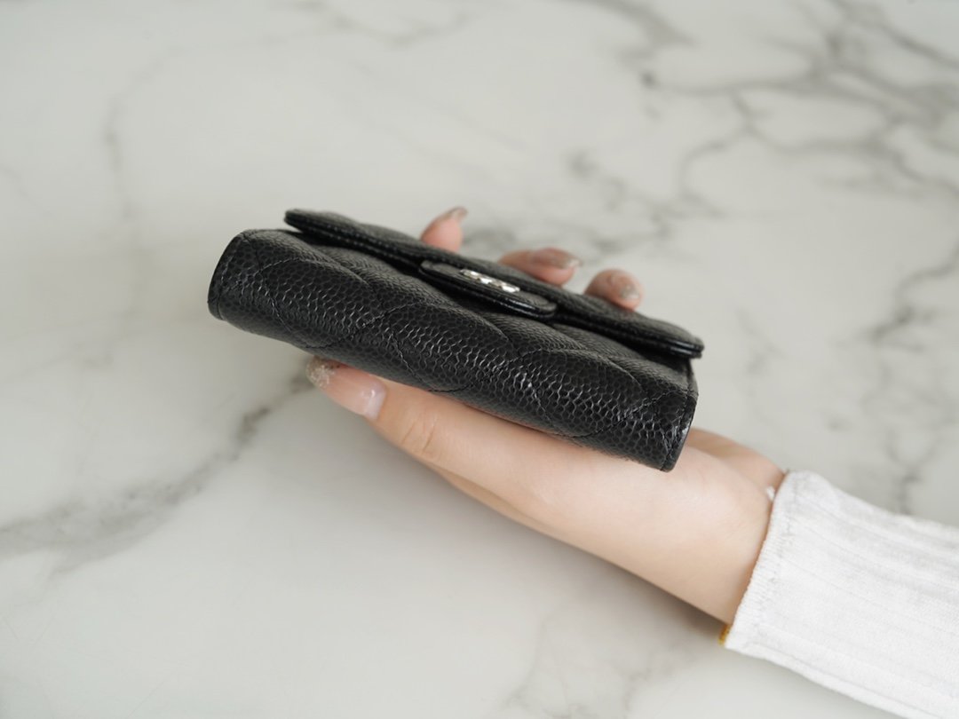 Chanel classic trifold wallet black silver The world’s top leather Haas production of caviar calfskin