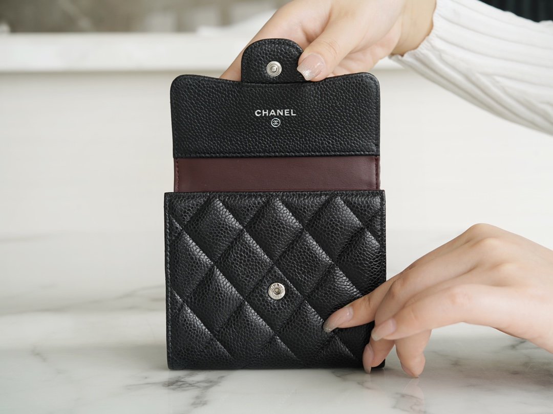 Chanel classic trifold wallet black silver The world’s top leather Haas production of caviar calfskin