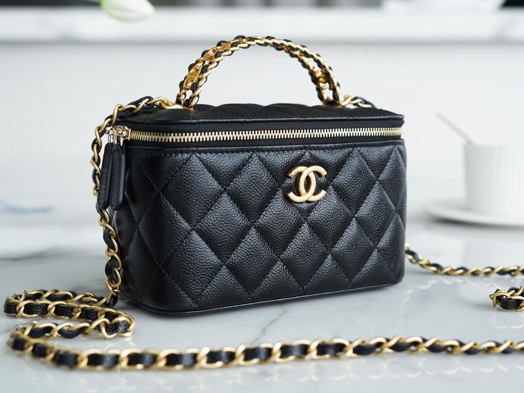 Chanel spring and summer hollow handle long box black classic diamond and leather