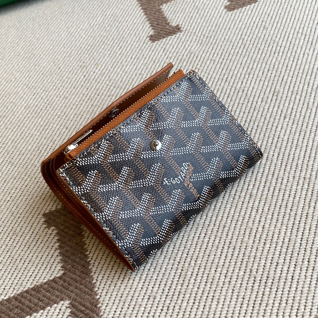 Black and tan goyard Saint-Gabriel wallet lightweight and compact