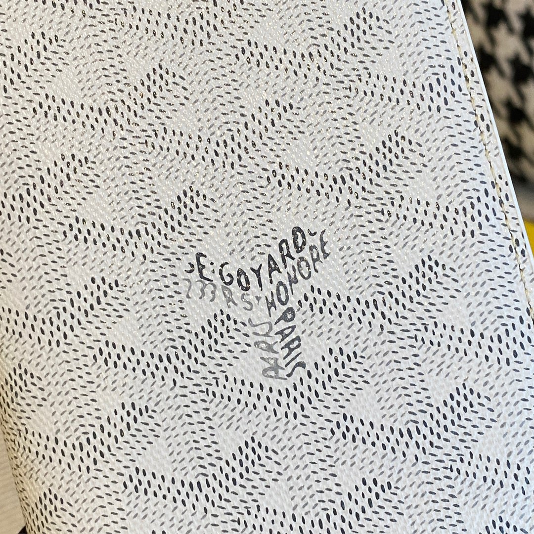 White goyard Grenelle Passport Cover is ideal for travelling
