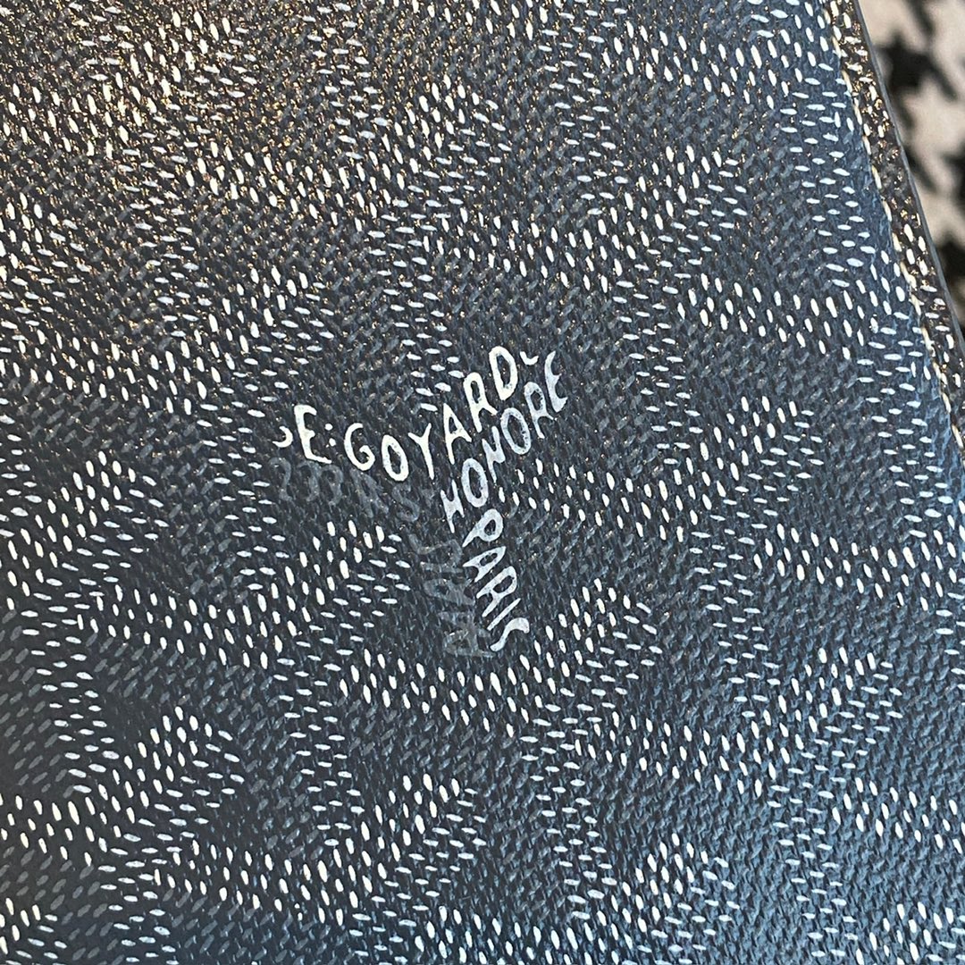 Grey goyard Grenelle Passport Cover is ideal for travelling