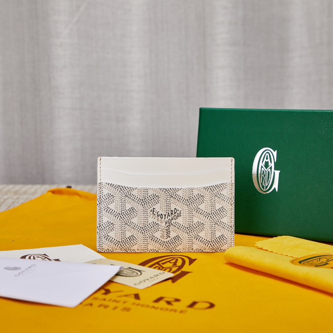 White goyard Saint-Sulpice Card Wallet compact for organising cards and papers or folded notes