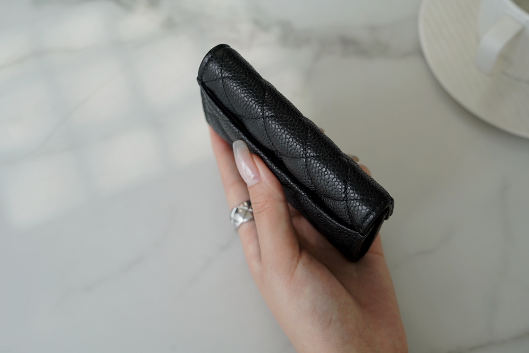 Chanel ClasicFlap Classic Card Holder (upgraded version) Black and gold