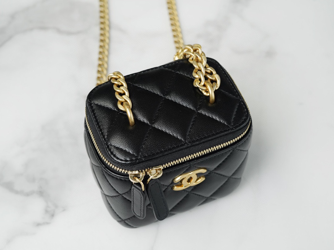 Chanel 23s spring and summer new camellia adjustable buckle small box Unsurprisingly