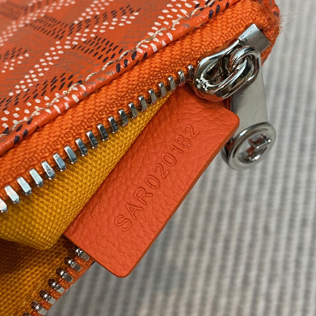 Orange Goyard Senat Nano Key Pouch inner D-ring and zip closing system