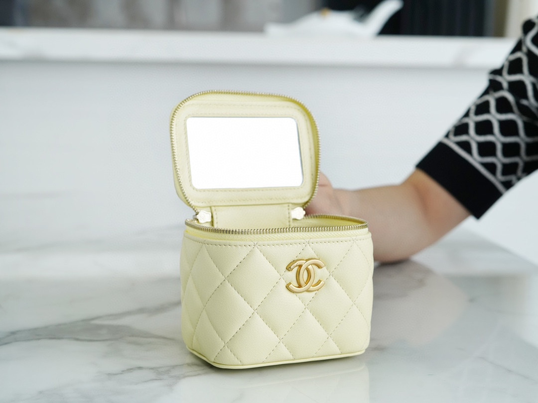 Chanel 23s spring/summer new camellia adjustable buckle small box Unsurprisingly