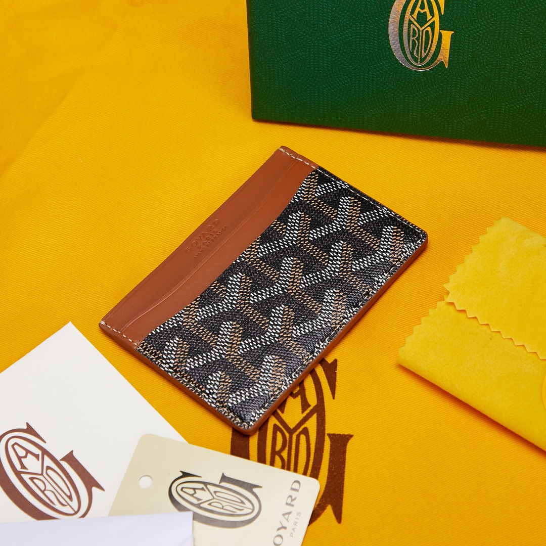 Black and Tan goyard Saint-Sulpice Card Wallet compact for organising cards and papers