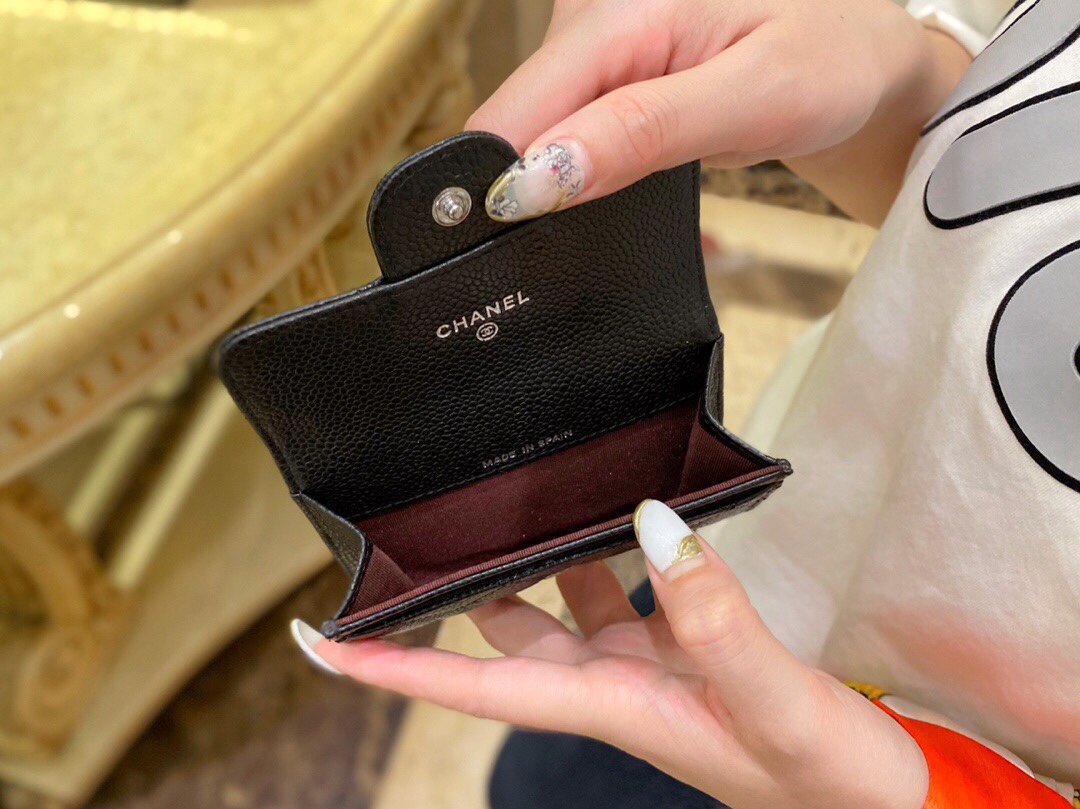 Chanel Clasic Flap classic card bag black silver using French imports of Hass origin calfskin
