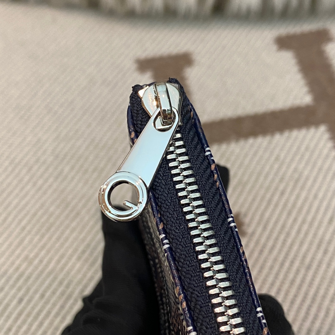 Navy Goyard Senat Nano Key Pouch inner D-ring and zip closing system