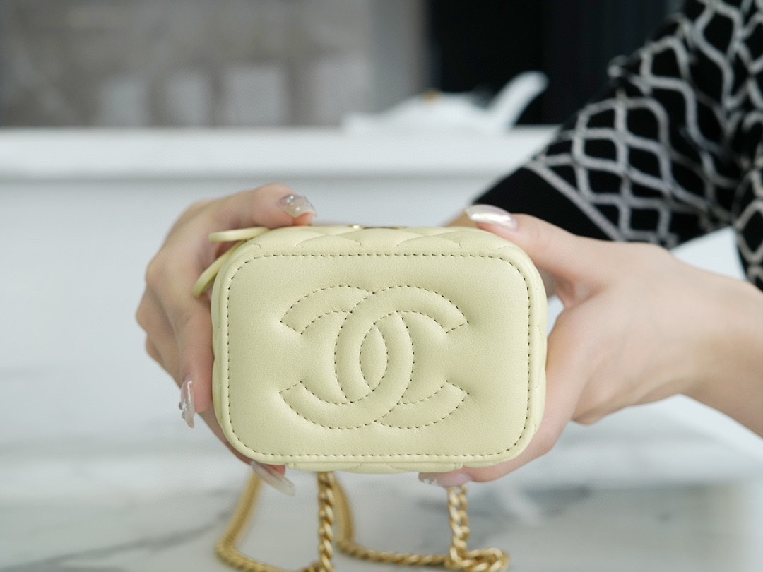 Chanel 23s spring/summer new camellia adjustable buckle small box Unsurprisingly