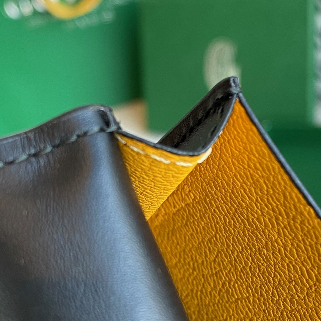 Black goyard Malesherbes Card Wallet ideal for business as it was designed to hold business cards in