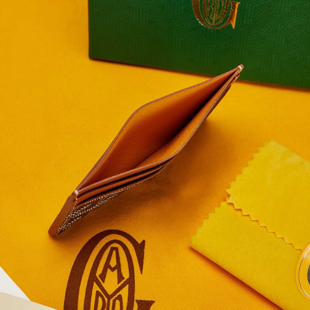 Black and Tan goyard Saint-Sulpice Card Wallet compact for organising cards and papers