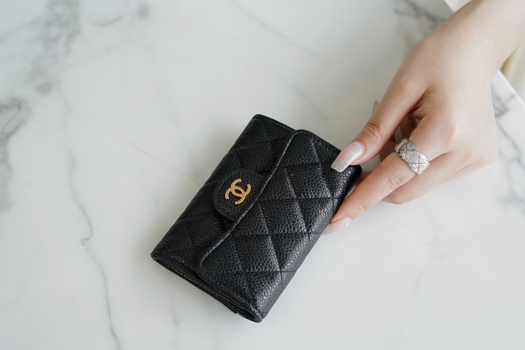 Chanel ClasicFlap Classic Card Holder (upgraded version) Black and gold