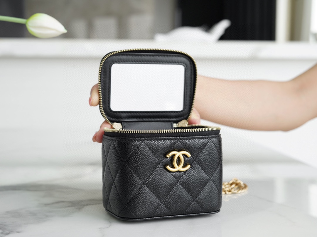 Chanel 23P spring and summer new love heart adjustable buckle small box