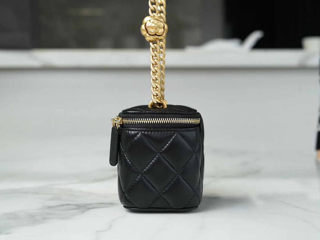 Chanel 23s spring and summer new camellia adjustable buckle small box Unsurprisingly