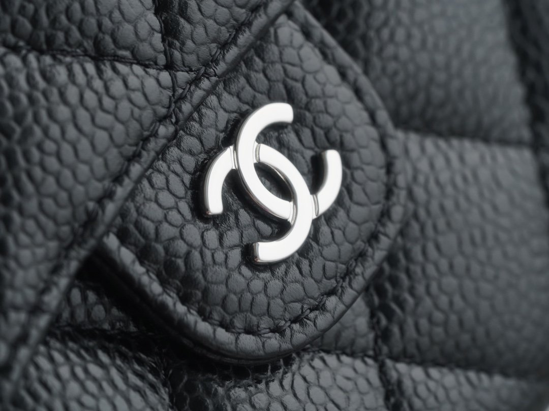 Chanel classic trifold wallet black silver The world’s top leather Haas production of caviar calfskin