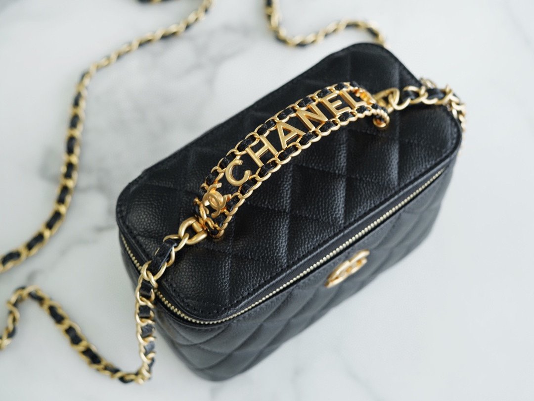 Chanel spring and summer hollow handle long box black classic diamond and leather