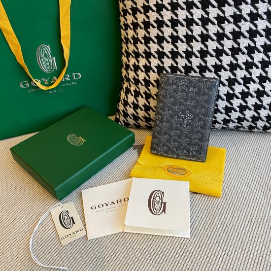 Grey goyard Grenelle Passport Cover is ideal for travelling