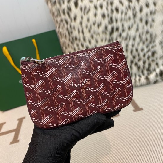 Burgundy Goyard Senat Nano Key Pouch inner D-ring and zip closing system