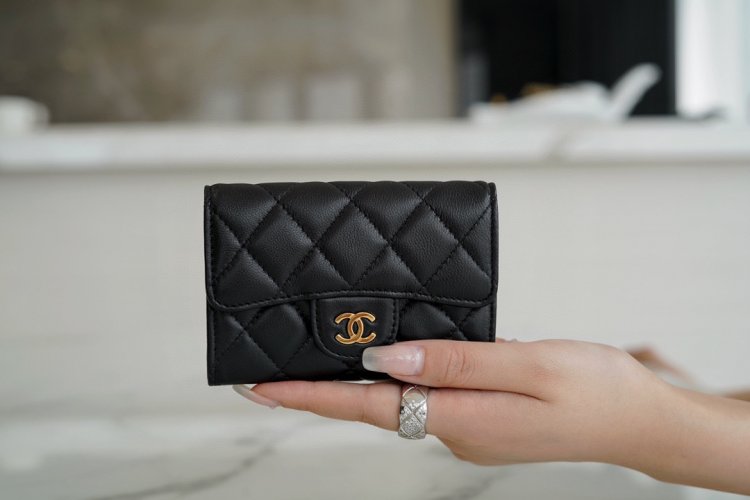 Chanel ClasicFlap classic card holder (upgraded version) lambskin black gold