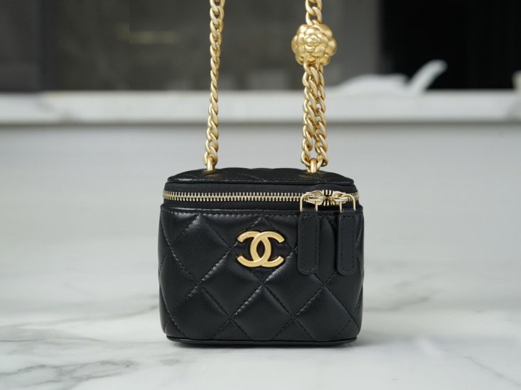 Chanel 23s spring and summer new camellia adjustable buckle small box Unsurprisingly