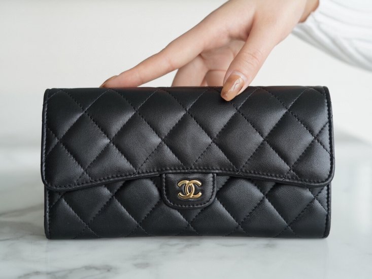 Chanel classic bifold long clip black sheep gold Imported channel custom lambskin
