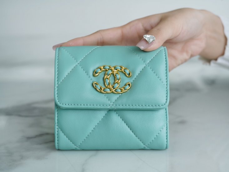 Chanel fall into the # short clip temptation blue bad is the feeling of heartbeat modern fashion classic