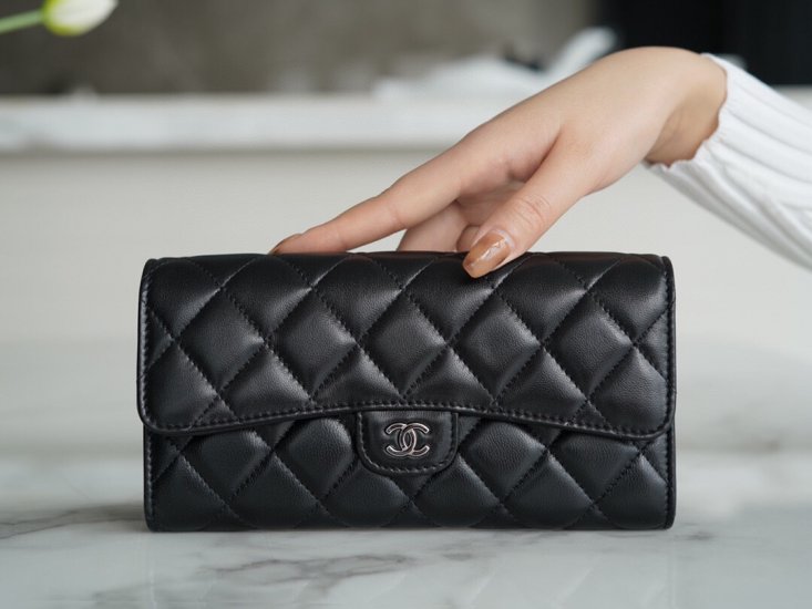 Chanel classic bifold long clip black sheep silver Imported channel custom lambskin