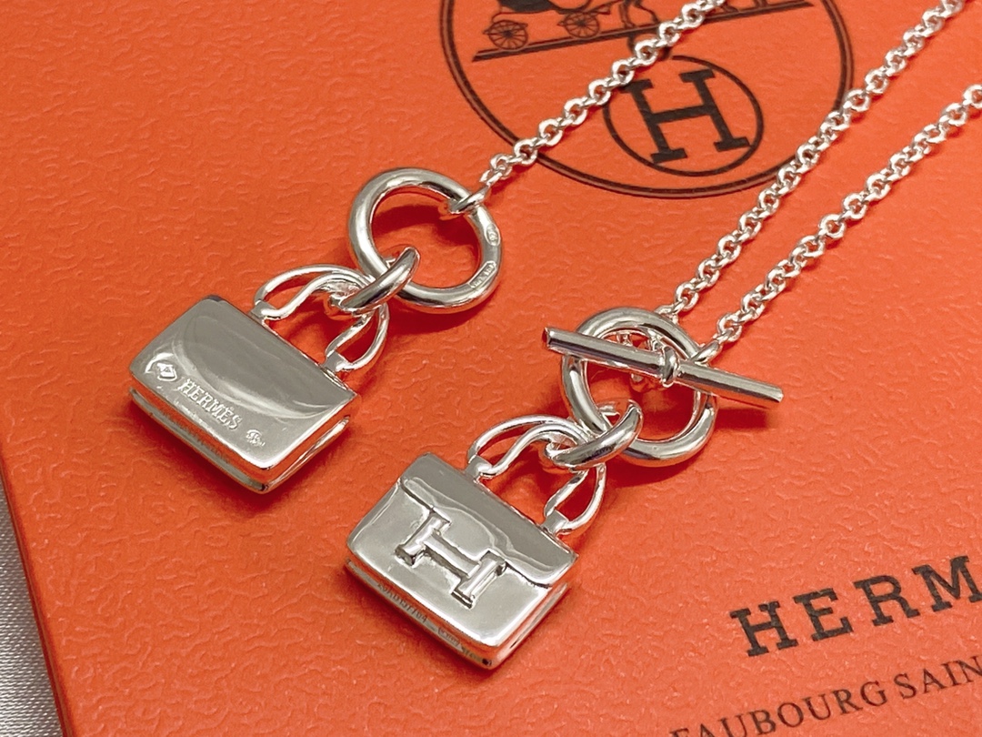 Bag Pendant Necklace without Diamonds