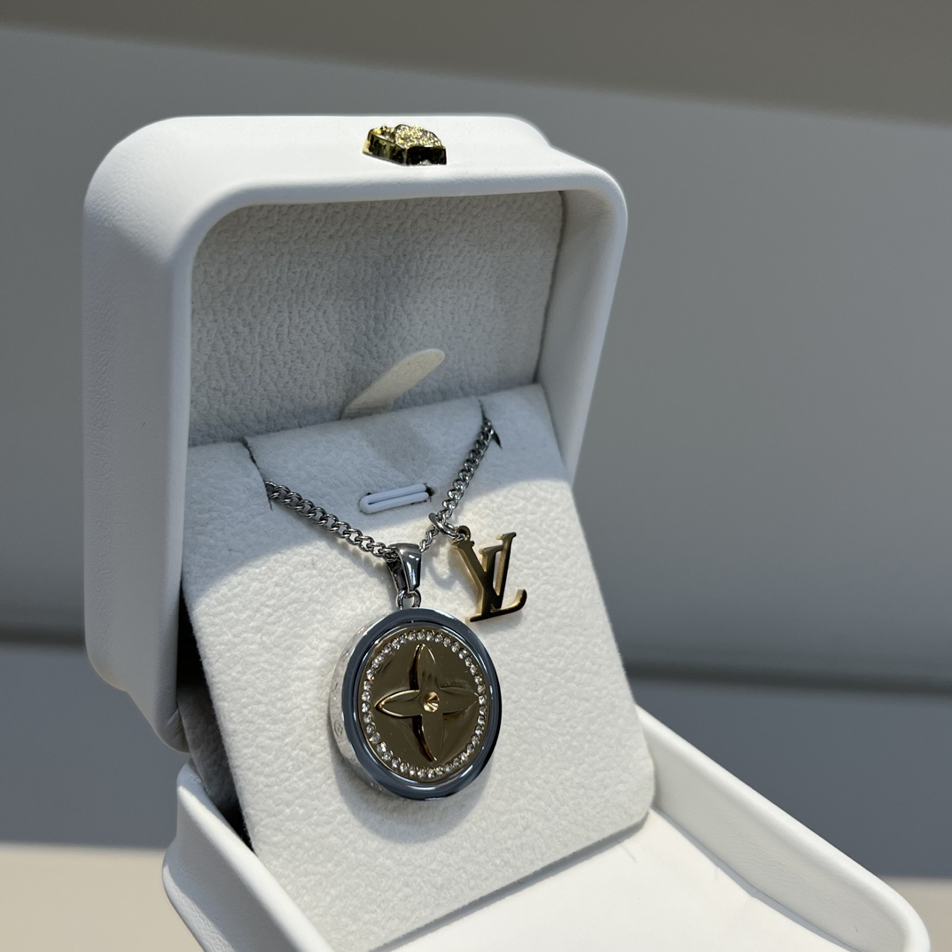Turntable Necklace