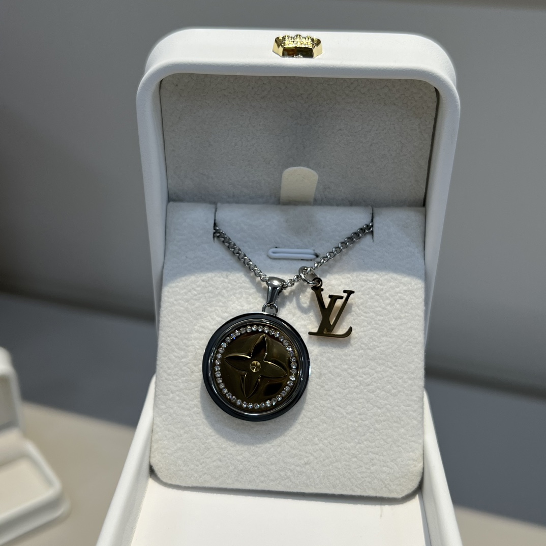 Turntable Necklace