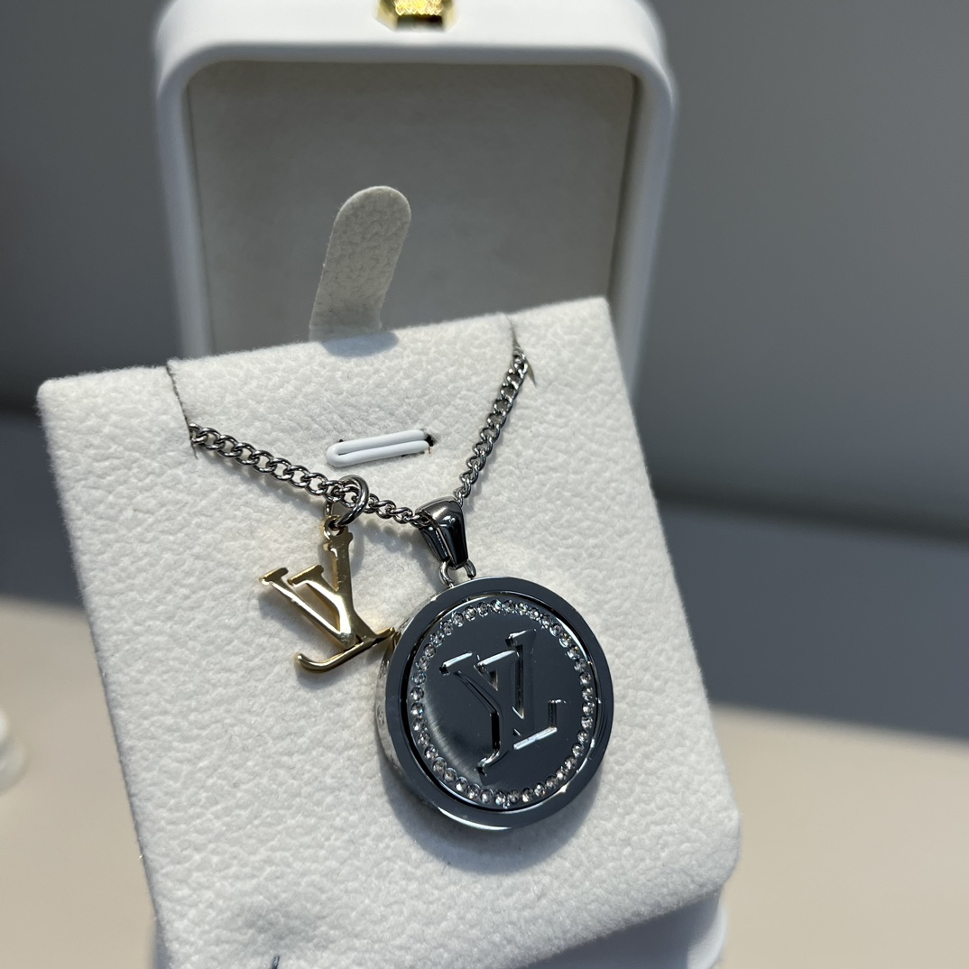Turntable Necklace