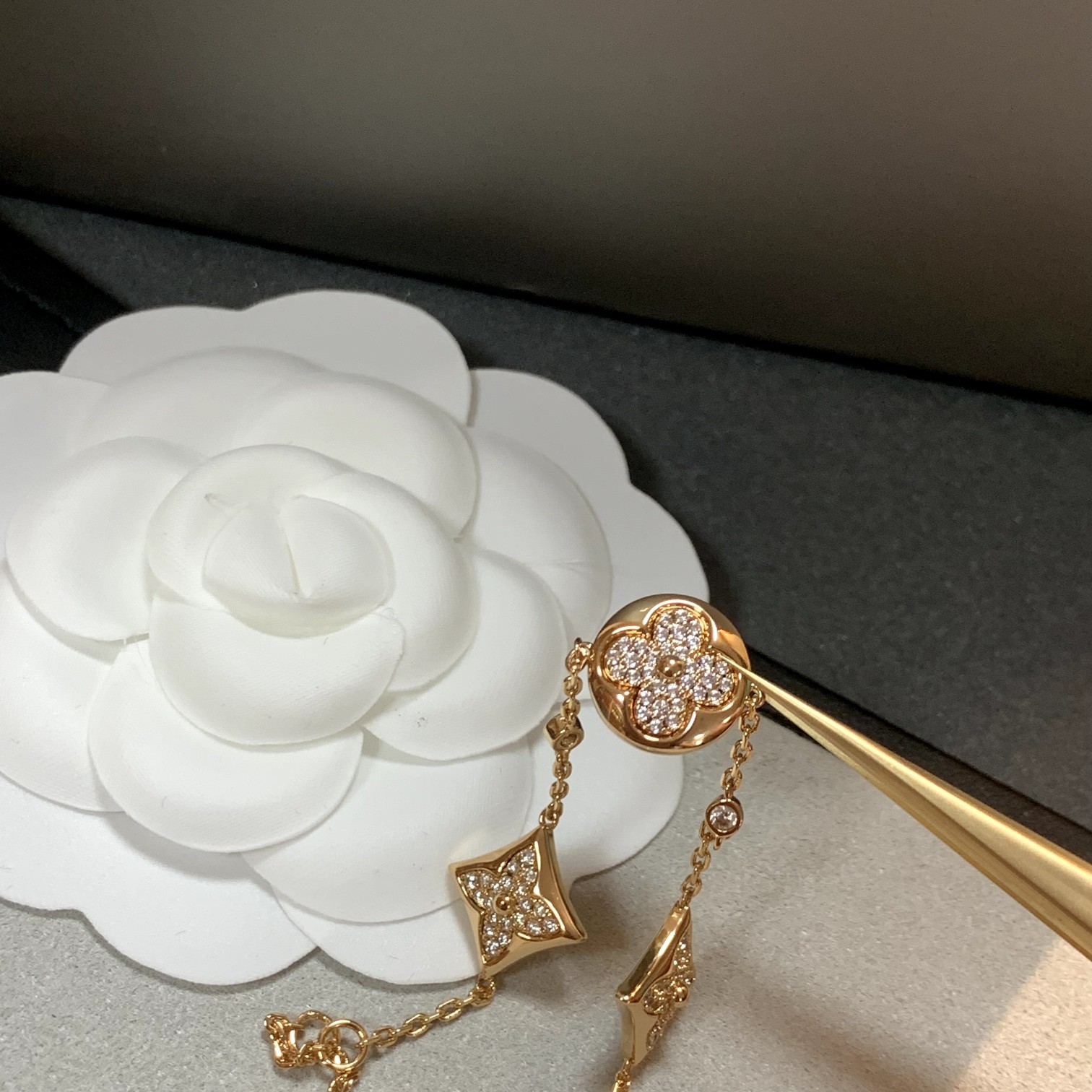4 Flower Bracelet with Full Diamonds