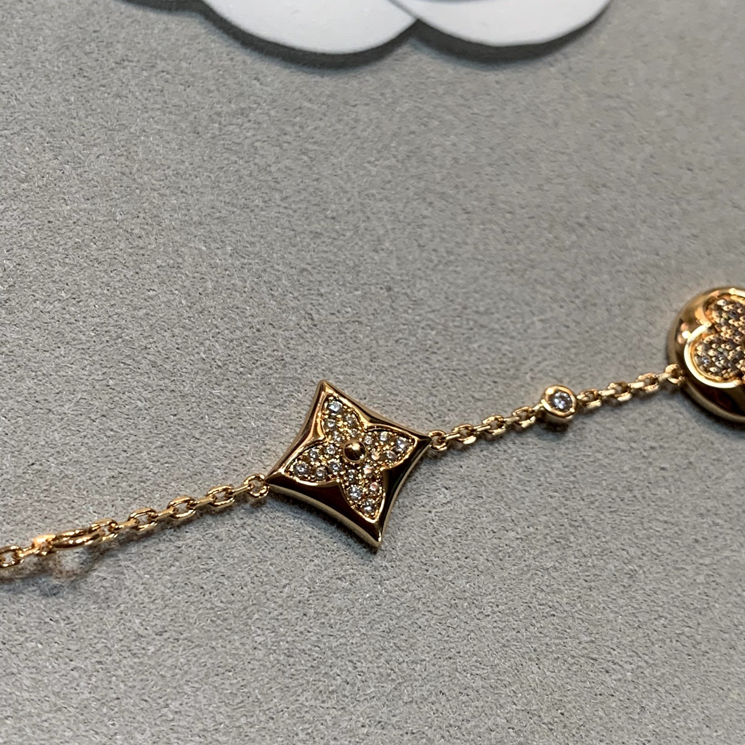 4 Flower Bracelet with Full Diamonds