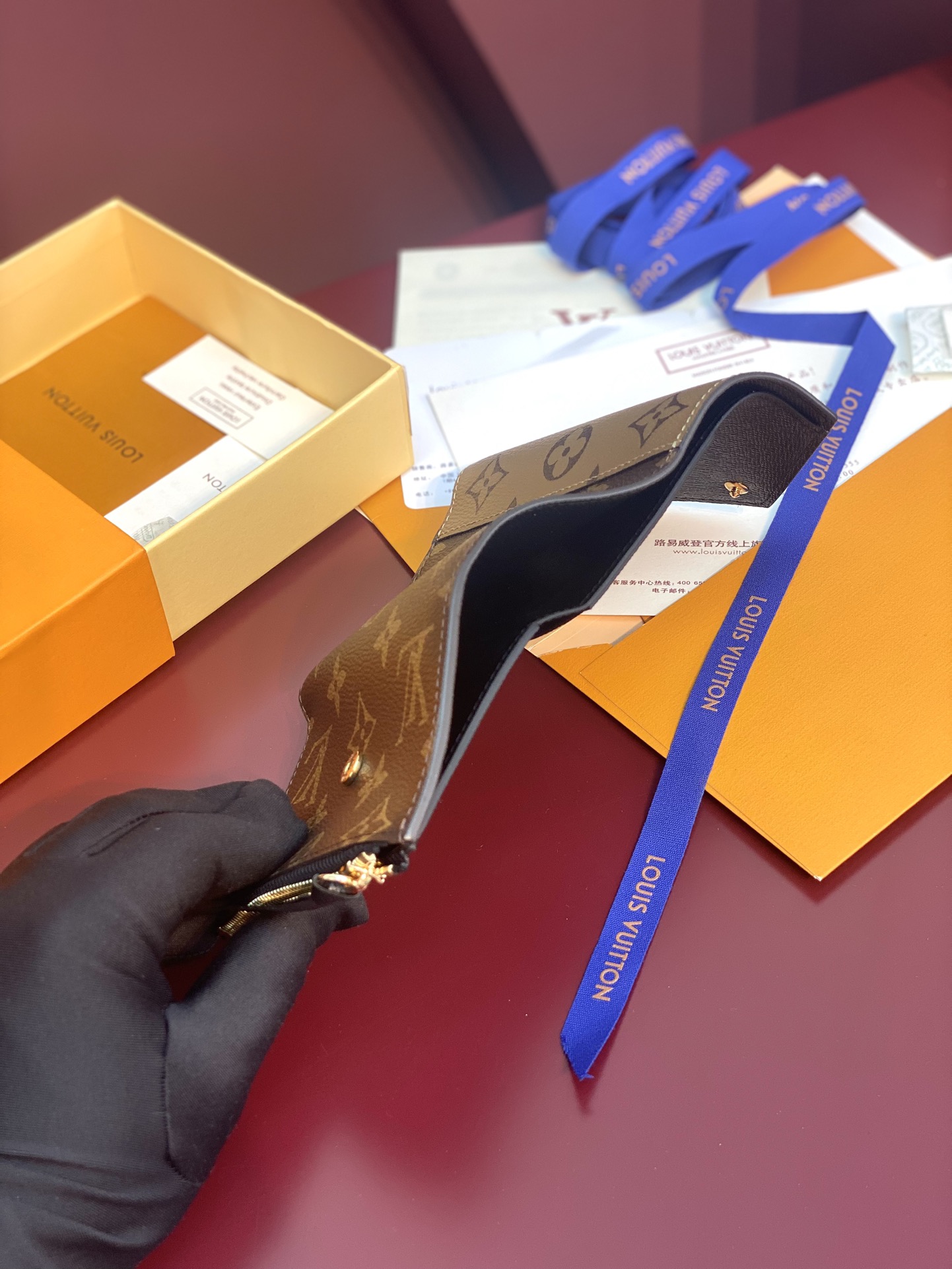 VICTORINE Card Holder