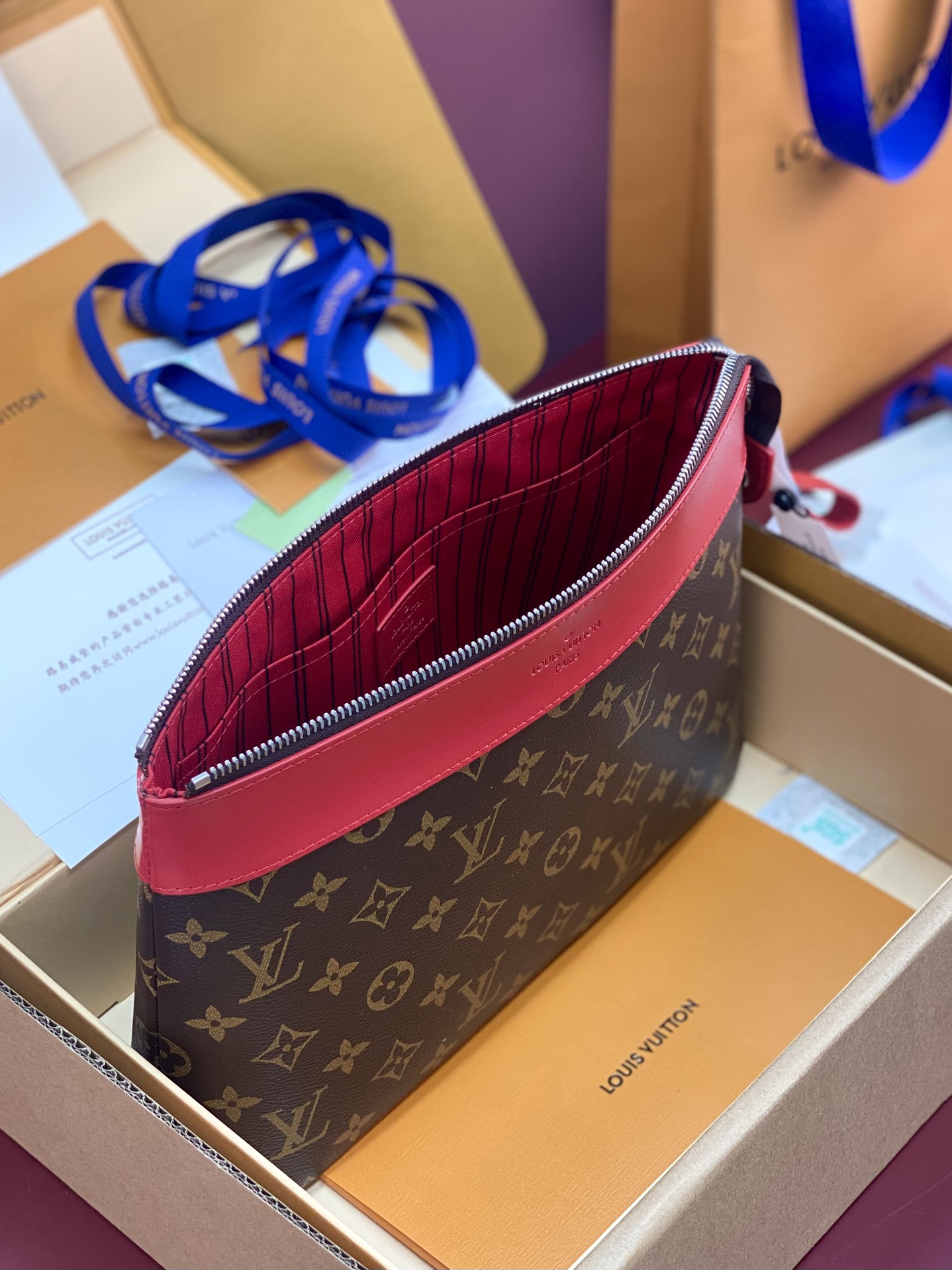 Pochette Voyage Souple Clutch Red