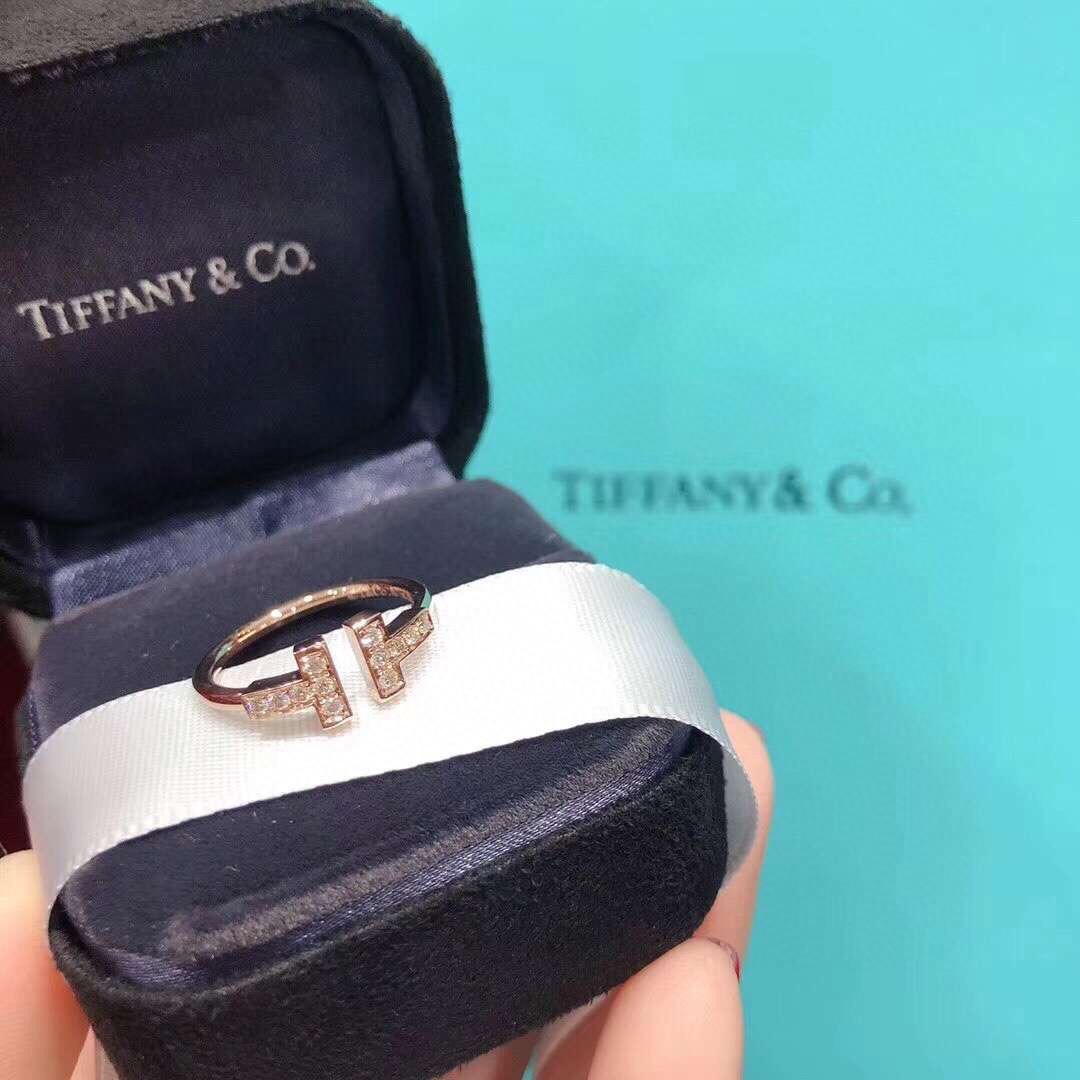 T Ring with Diamonds